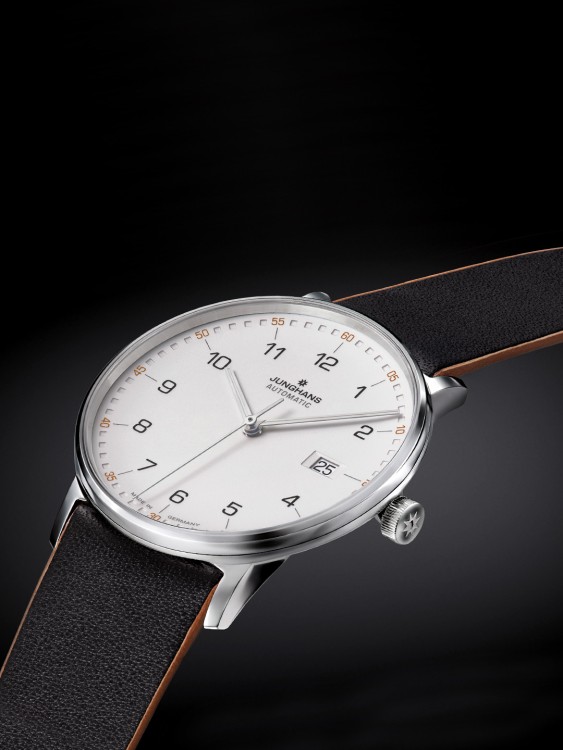 Junghans FORM A JETZT KAUFEN