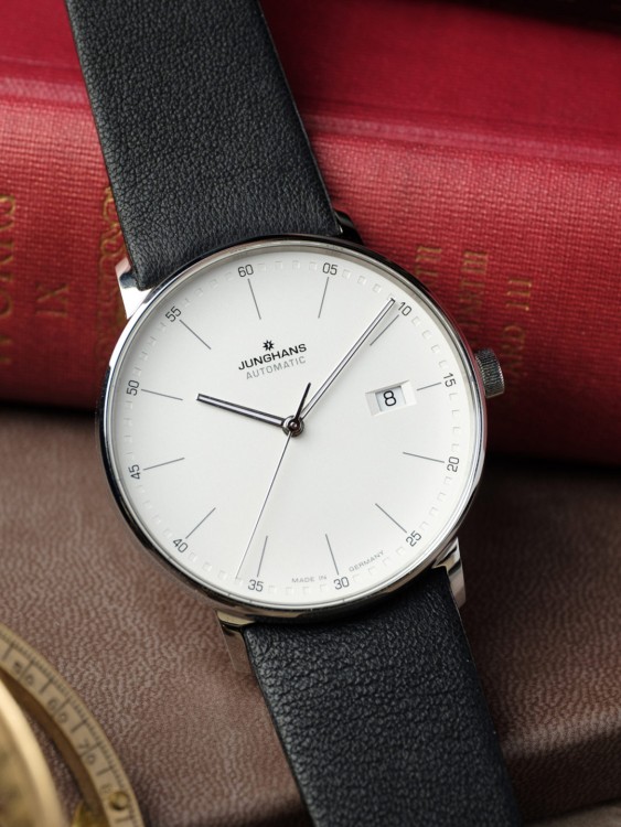Junghans FORM A Neueste Stile