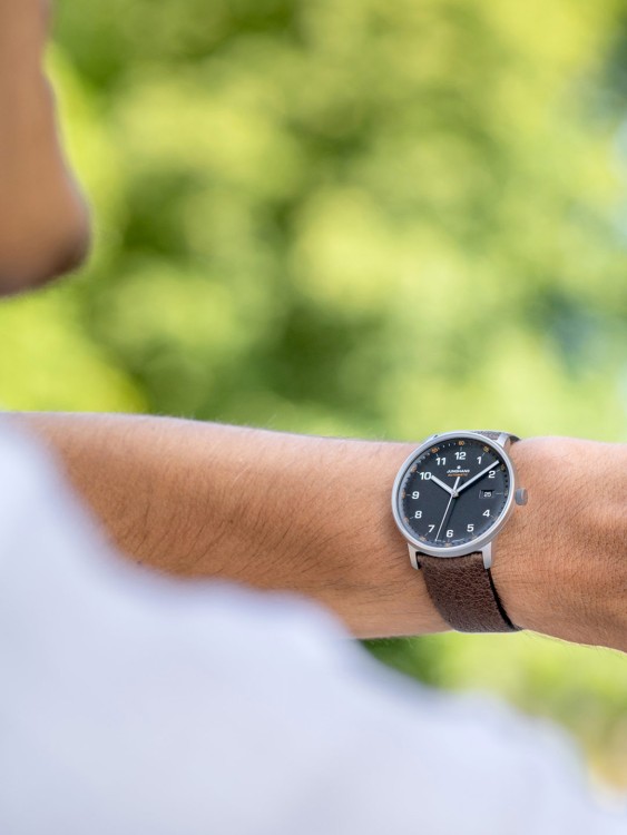 Junghans FORM A Titan Zeitbegrenzte Promotion