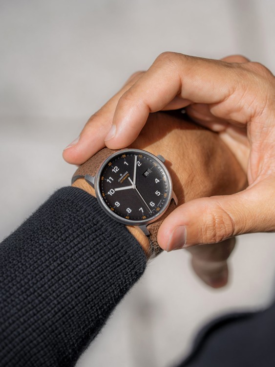 Junghans FORM A Titan Zeitbegrenzte Promotion