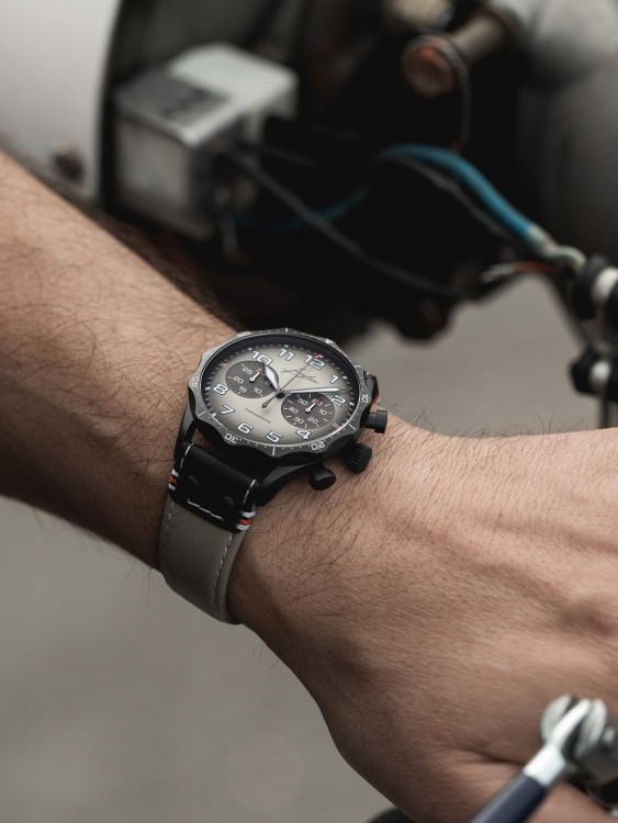 Junghans Pilot Chronoscope Desert Begrenzte Freigabe