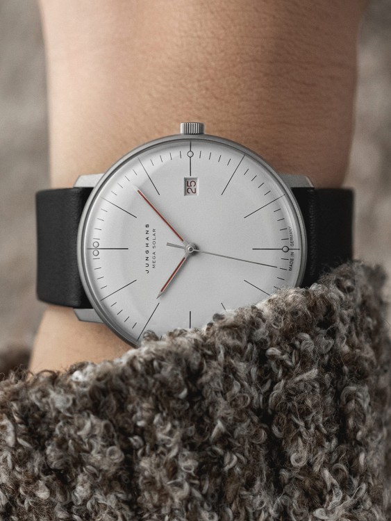 Junghans max bill MEGA Solar Bauhaus Discount Store für neue Produkte