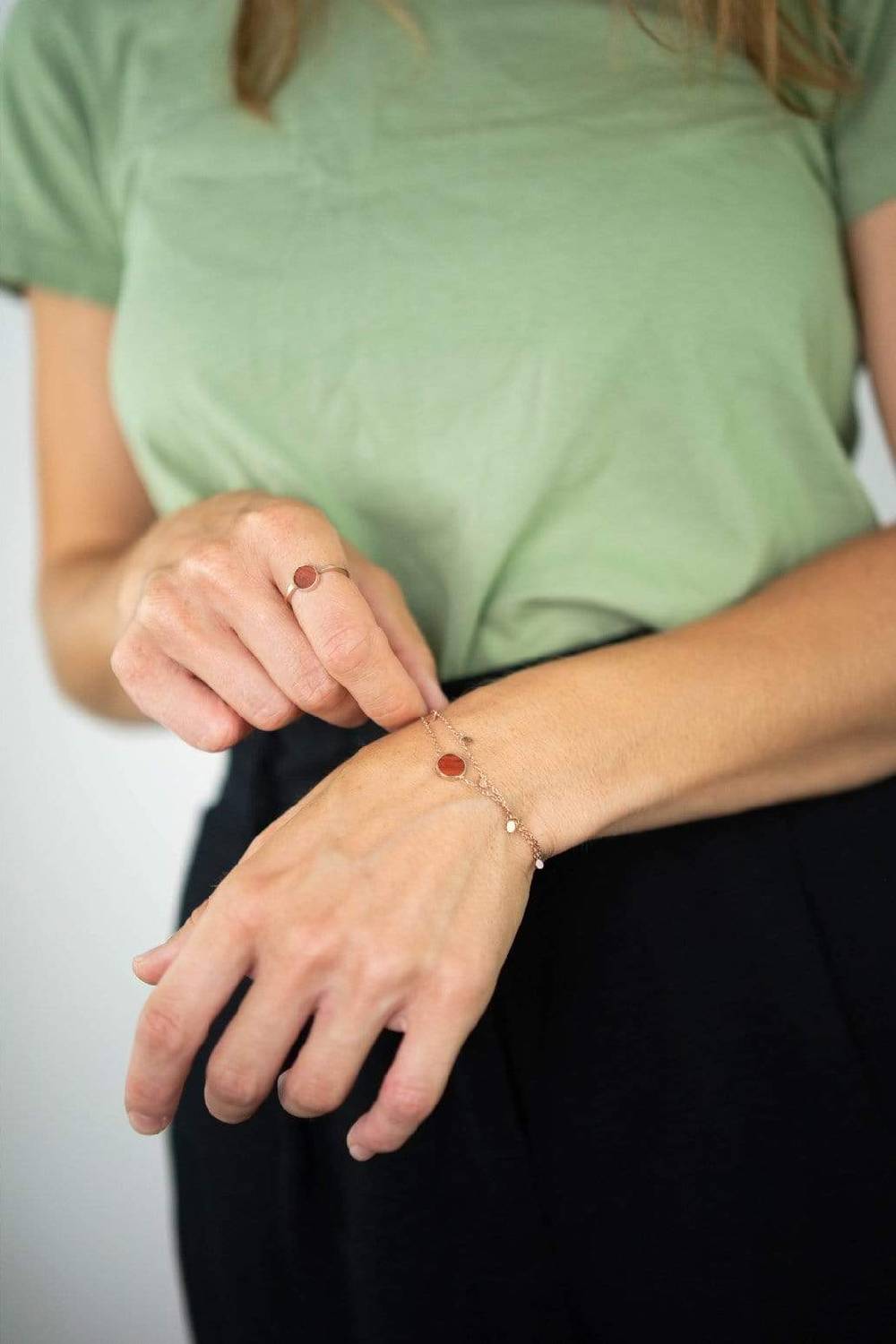 Kerbholz CIRCLE DOUBLE BRACELET Walnuss Sonderangebot der Fabrik