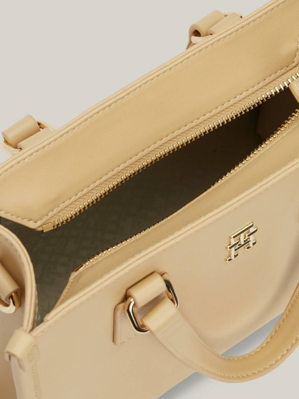 Tommy Hilfiger Handtasche Vierteljährliche Förderung