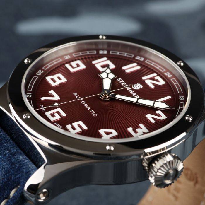 Steinhart Military 47 automatic red Sonderangebot