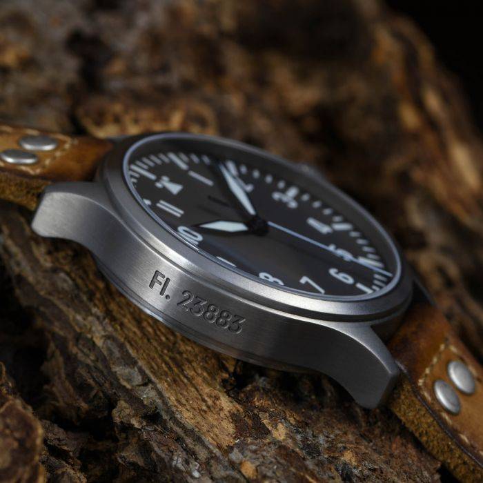 Steinhart Nav B-Uhr 47 Titan A-Muster Zentralsekunde Tägliche Deals