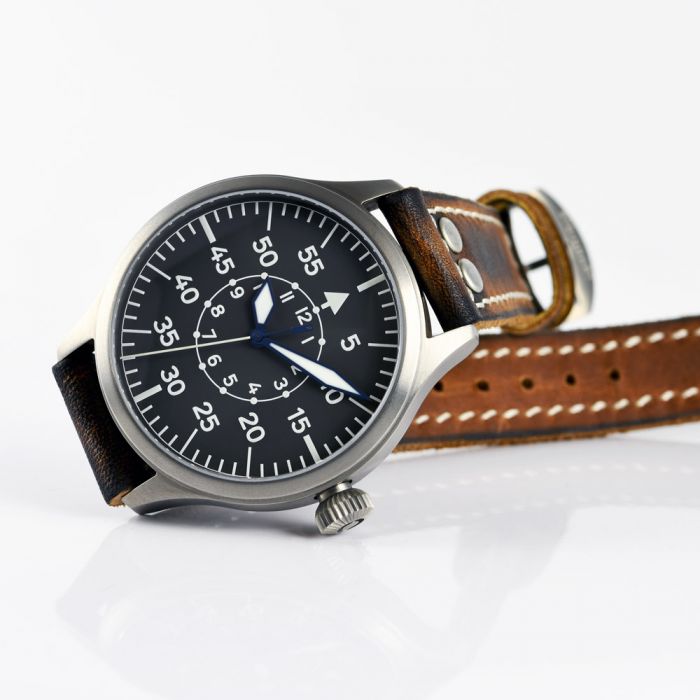 Steinhart Nav B-Uhr 47 Titan B Muster Zentralsekunde Sonderangebote