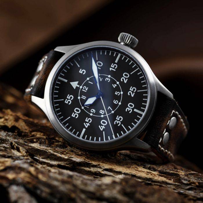 Steinhart Nav B-Uhr 47 Titan B Muster Zentralsekunde Sonderangebote