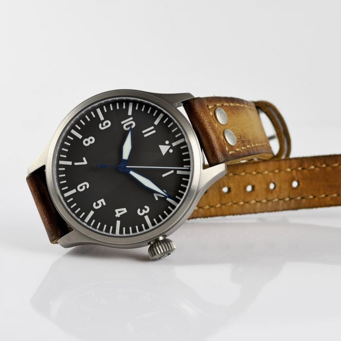 Steinhart Nav B-Uhr 44 Titan A Muster Zentralsekunde Riesige Ersparnisse
