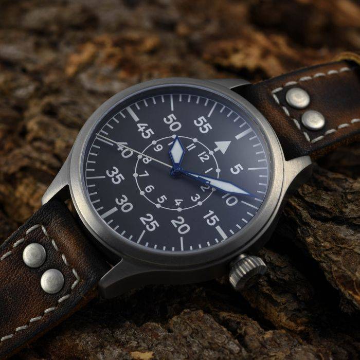 Steinhart Nav B-Uhr 44 Titan B Muster Zentralsekunde VIP-Rabatte
