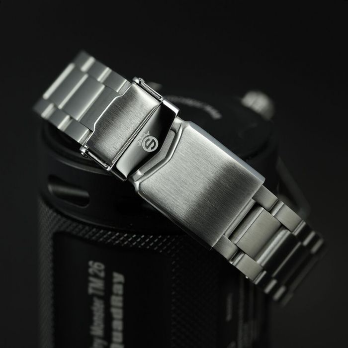 Steinhart Ocean 39 GMT BLACK Ceramic Taucheruhr Bestseller