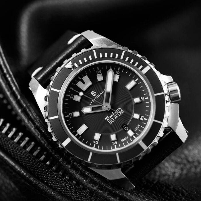 Steinhart Triton 30 ATM BLACK Taucheruhr Nur für heute