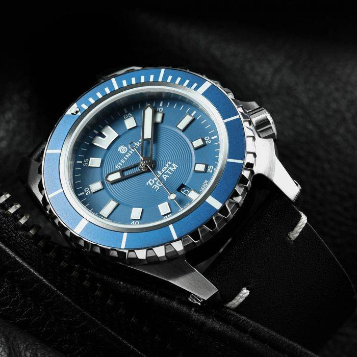 Steinhart Triton 30 ATM BLUE Taucheruhr Vierteljährliche Förderung